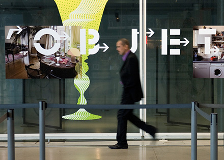 Tout pour plaire - graphisme de l'exposition “Détours d'objets”, de Claude Courtecuisse, au Centre Pompidou