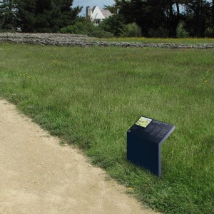 Tout pour plaire - Locmariaquer - signalétique - extérieur - Centre des monuments nationaux