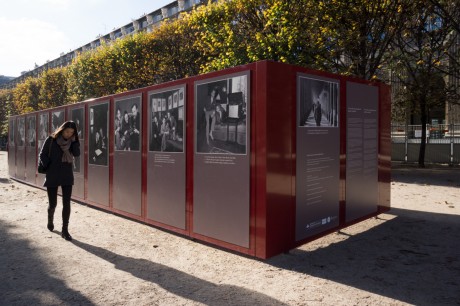 Tout pour plaire - Signalétique de l'exposition Jean Cocteau au Palais Royal, à Paris - vignette