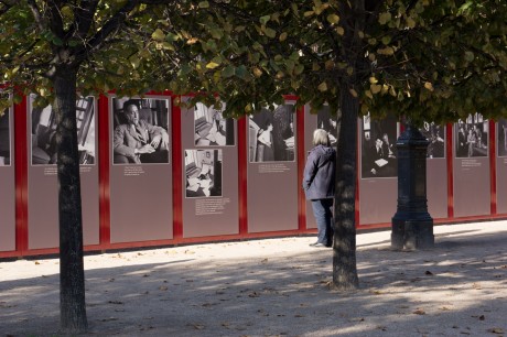 Tout pour plaire - Signalétique de l'exposition Jean Cocteau au Palais Royal, à Paris - vignette